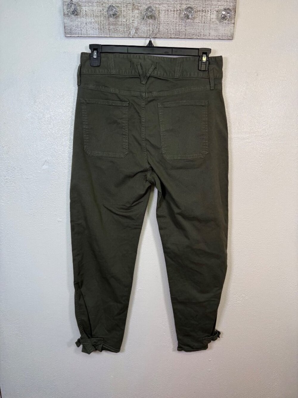 Veronica Beard Jean Monika Tapered Pants Green High Rise 30/10 Model Off Duty - Picture 4 of 16